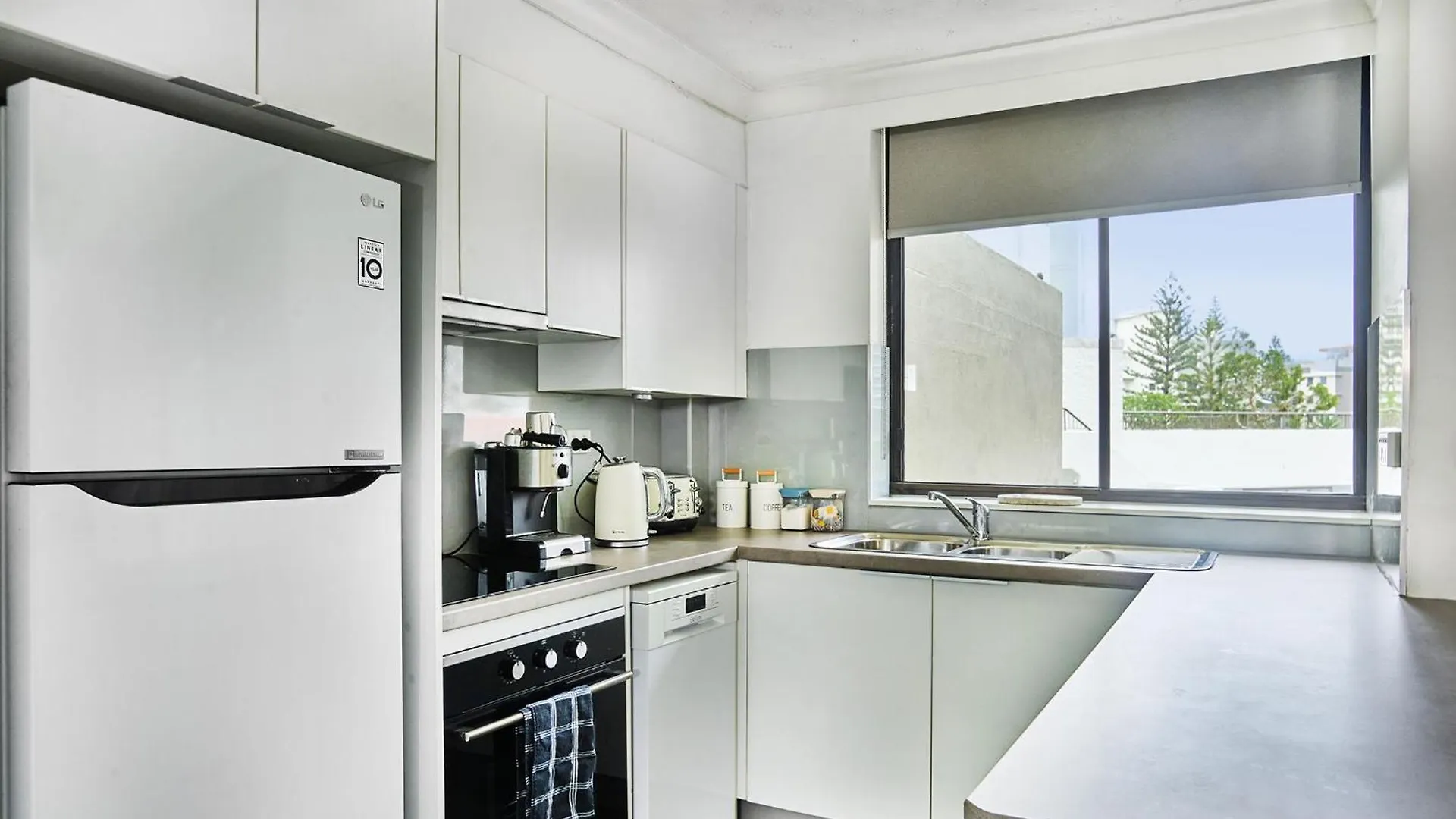 Apartment Beachcomber Surfers Paradise Gold Coast Australia